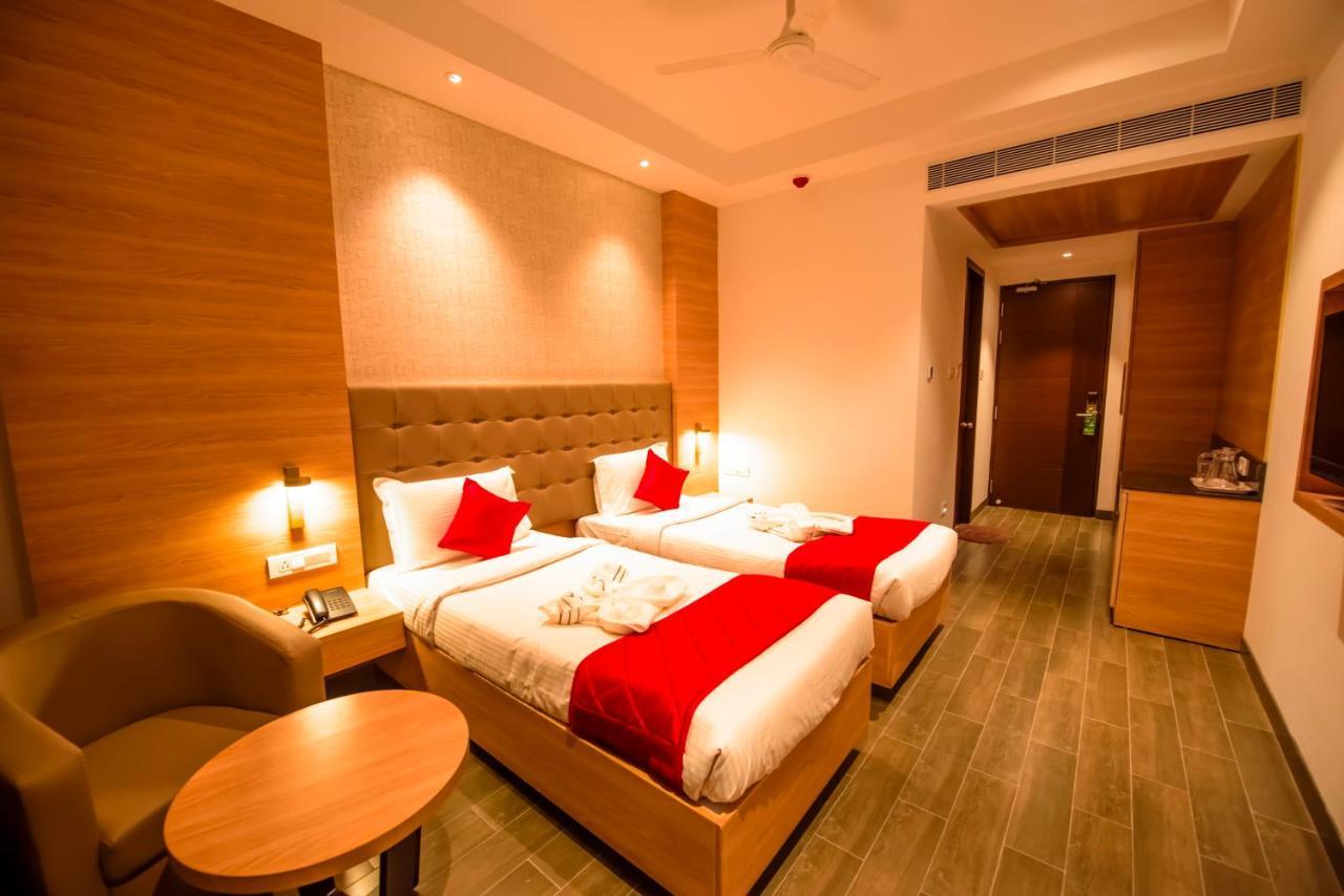 Hotel Annamalai Bahur Exterior photo